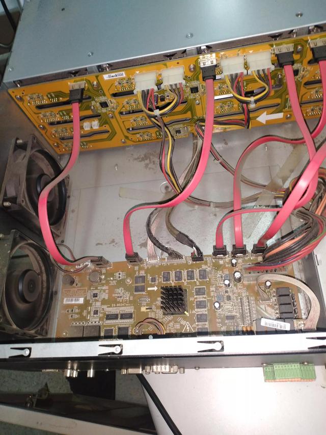 监控主机有异响电工是怎样维修的...-第2张图片-深圳监控安装